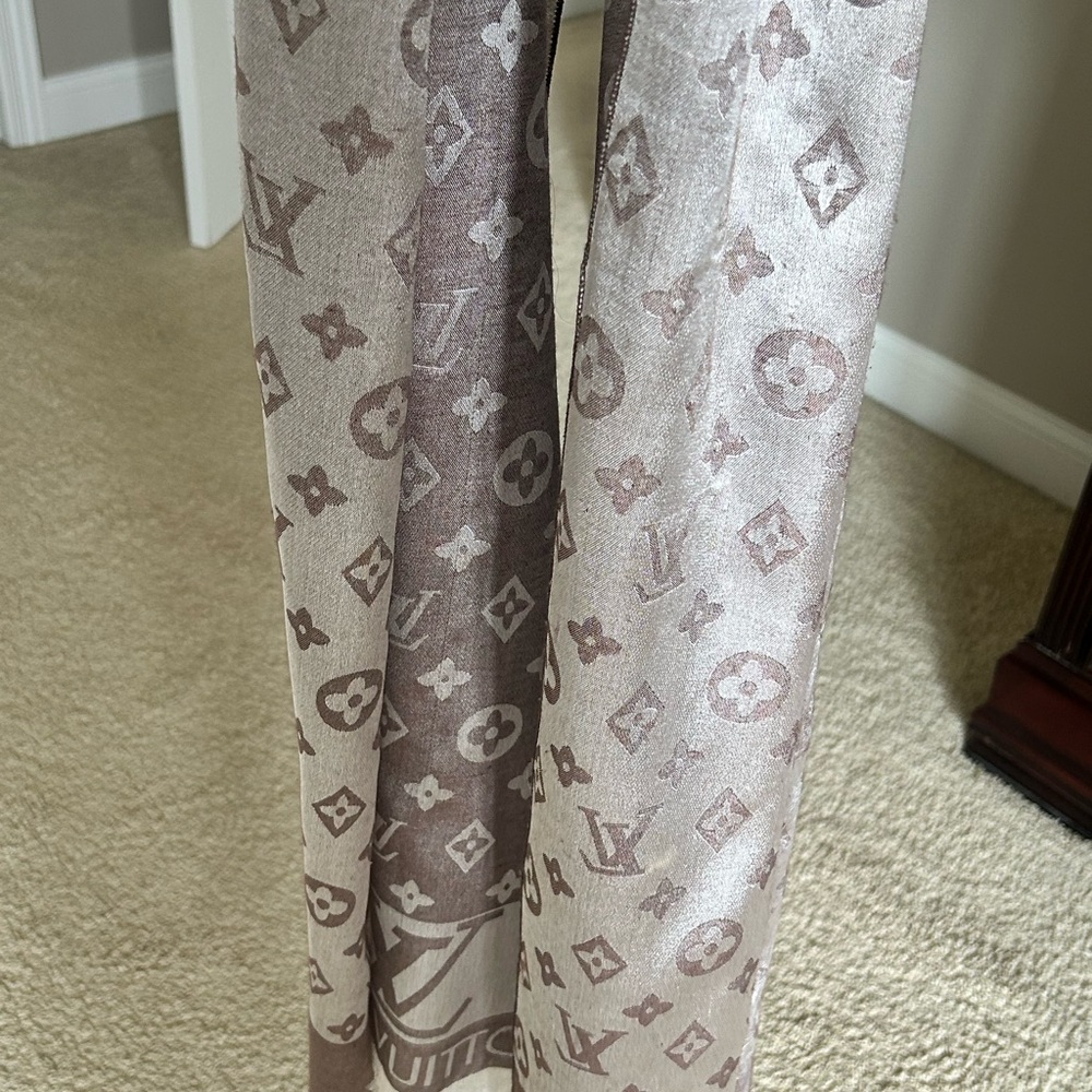Louis Vuitton Brown and Cream Monogram Shawl